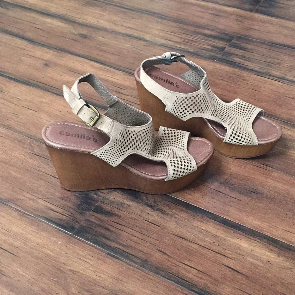 Camila’s tan wedges‎ size 39 made in Italy